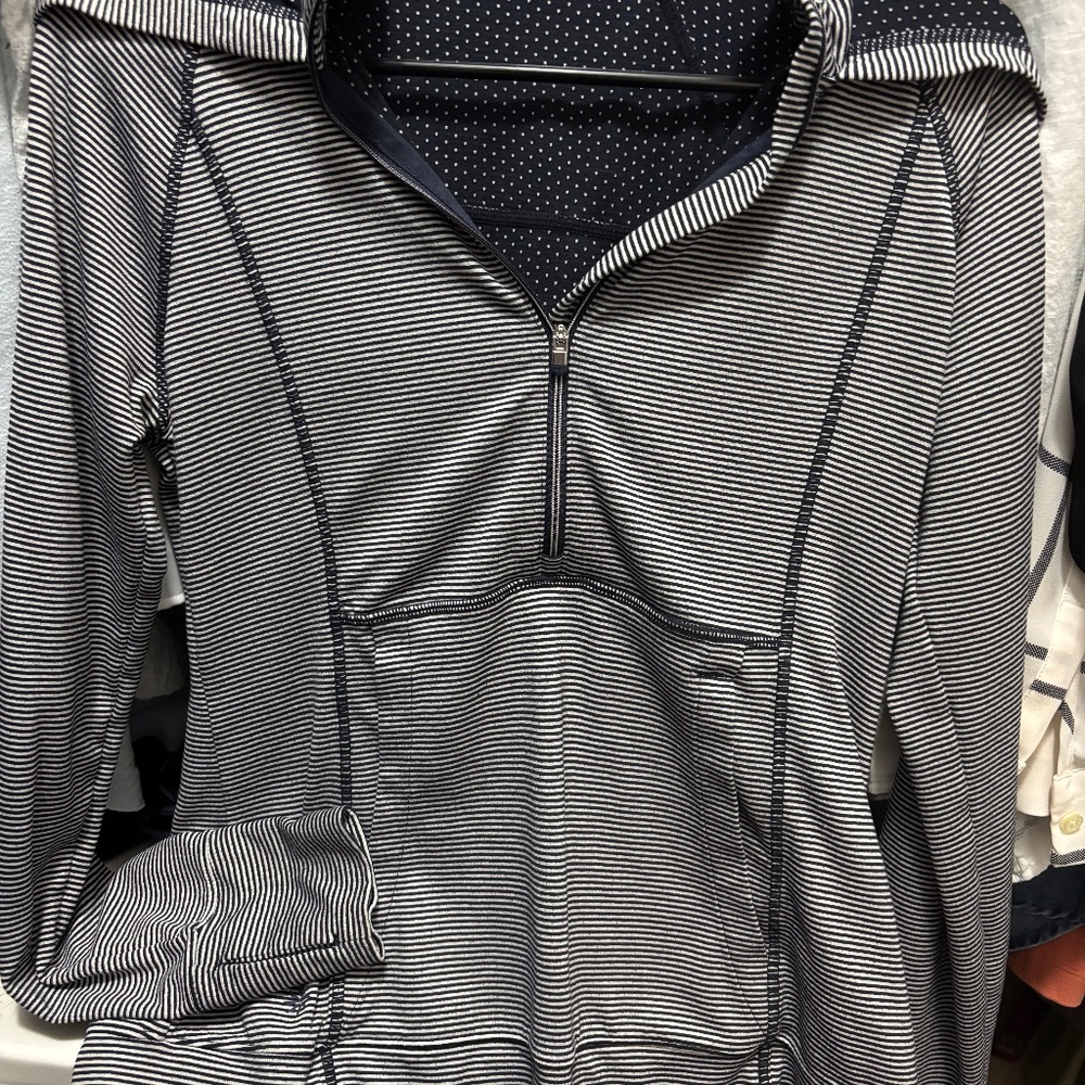 Hooded pullover